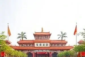 白色走廊补拍传闻封面，走廊透视与补拍标记